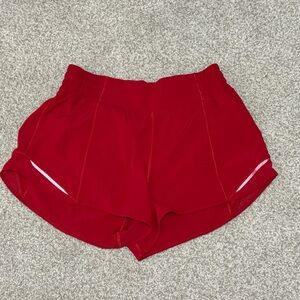 Lululemon Hotty Hot High-Rise 2.5” Short, Size 8